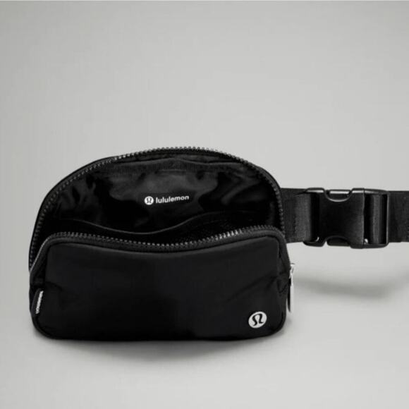 NWT Lululemon Everywhere Belt Bag 1L - Black OS - Picture 7 of 7